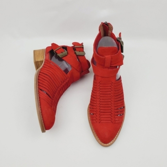 Jeffrey Campbell Red Strappy Sandals with Low Heel - Picture 11 of 12